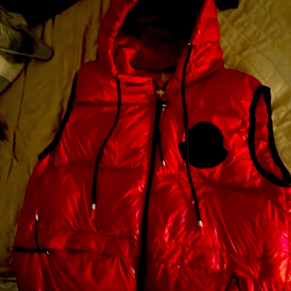 Im selling a monclair vest